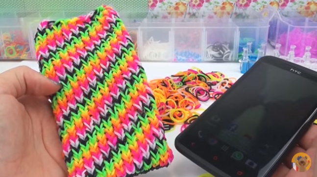 Comment faire, fabriquer un bracelet Rainbow Loom avec, sans machine ?  Bracelet  elastique tutoriel, Bracelets élastiques, Bracelets élastiques en loom