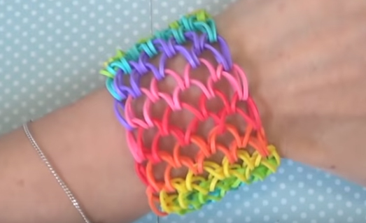 Fabriquer un bracelet hexafish rond avec une machine à tisser